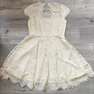 Lace Pearl-White Open Back Dress